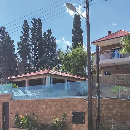 Stunning In Petalou, Korinthias With 4 Bedrooms, Wifi And Outdoor Swimming Pool *