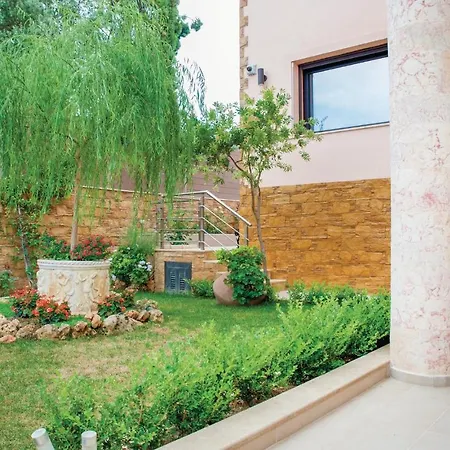 Nice Home In Petalou, Korinthias *