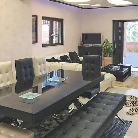 Nice Home In Petalou, Korinthias * Petalou