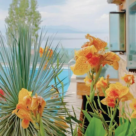 Stunning In Petalou, Korinthias With 4 Bedrooms, Wifi And Outdoor Swimming Pool